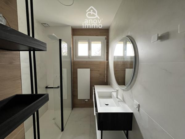 Maison
                                                                                                                                                                                                                                                                                                                        5 pièce(s)                                                                                                                                                                                                          4 chambre(s)                                                                                                                                                                                                          119  m²