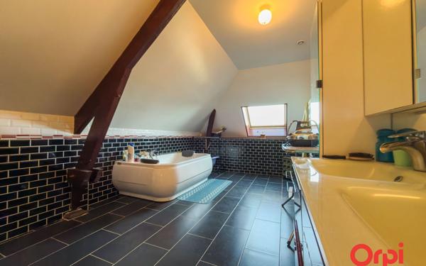 Maison à vendre    7 pièces •  Chaulnes