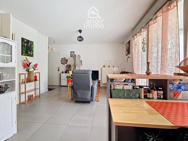 Appartement
                                                                                                                                                                                                                                                                                                                        2 pièce(s)                                                                                                                                                                                                          1 chambre(s)                                                                                                                                                                                                          39.98  m²