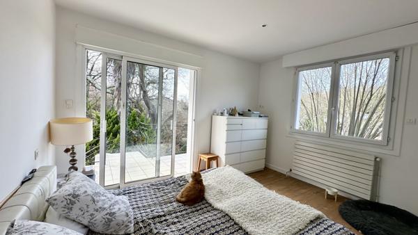 À vendre - Maison mitoyenne 1 côté, 8 pièces située à Biarritz (64200)