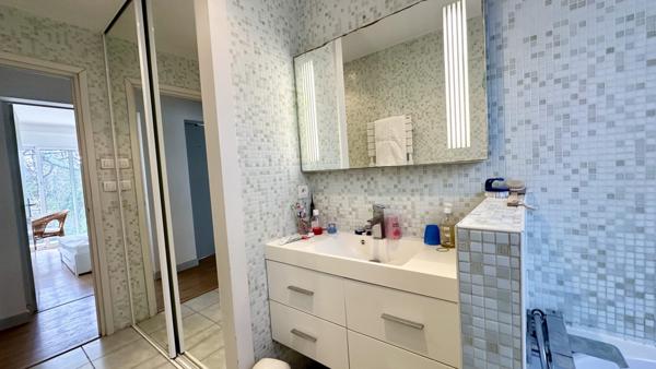 À vendre - Maison mitoyenne 1 côté, 8 pièces située à Biarritz (64200)