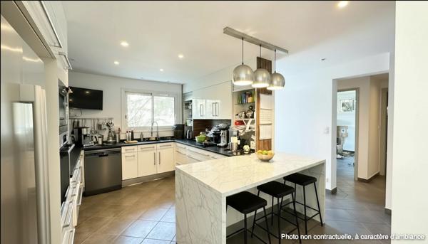 À vendre - Maison mitoyenne 1 côté, 8 pièces située à Biarritz (64200)