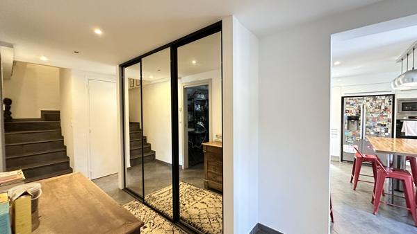 À vendre - Maison mitoyenne 1 côté, 8 pièces située à Biarritz (64200)