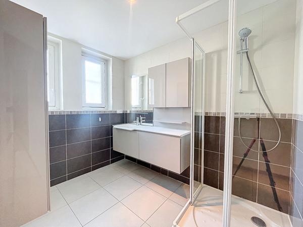 APPARTEMENT BOURG EN BRESSE - 4 pièce(s) - 98 m2