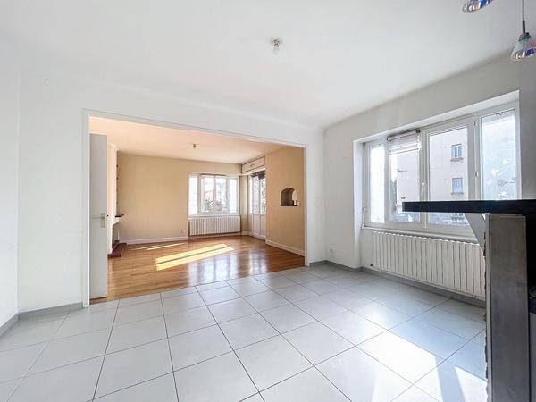 APPARTEMENT BOURG EN BRESSE - 4 pièce(s) - 98 m2