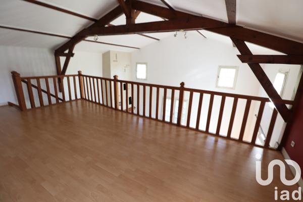 Maison 8 pièces de 193 m² à Montguyon (17270)