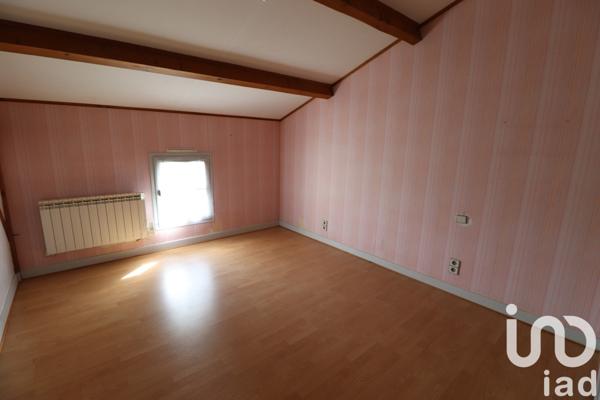 Maison 8 pièces de 193 m² à Montguyon (17270)