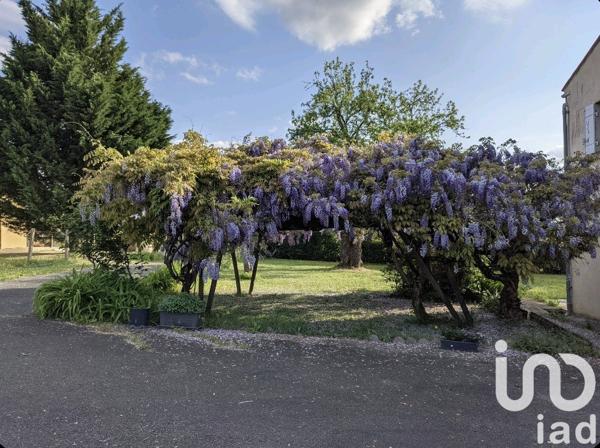 Maison 8 pièces de 193 m² à Montguyon (17270)