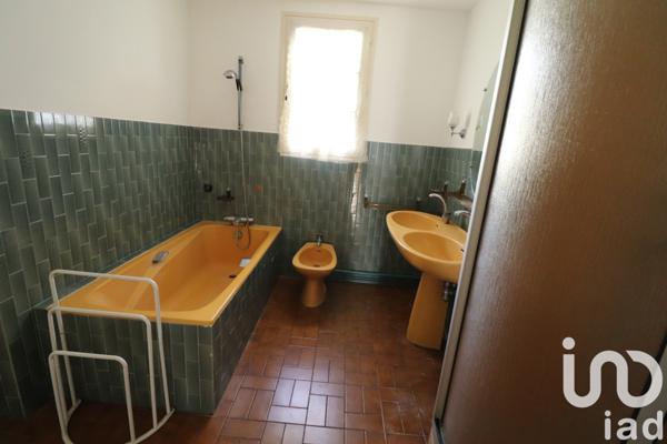 Maison 8 pièces de 193 m² à Montguyon (17270)