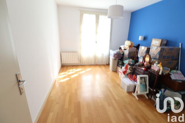 Maison 8 pièces de 193 m² à Montguyon (17270)