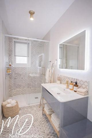 Appartement lumineux rénové avec balcon – Saint-Georges