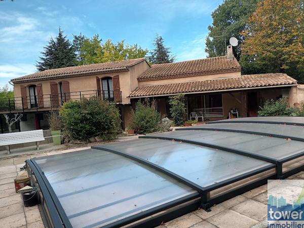 VILLA 5 CHAMBRES GARAGE JARDIN PISCINE