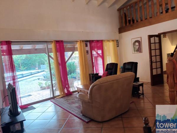 VILLA 5 CHAMBRES GARAGE JARDIN PISCINE