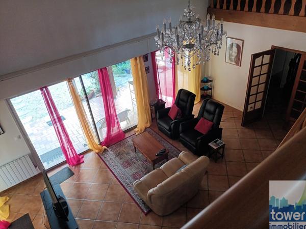 VILLA 5 CHAMBRES GARAGE JARDIN PISCINE