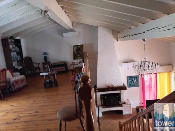 VILLA 5 CHAMBRES GARAGE JARDIN PISCINE