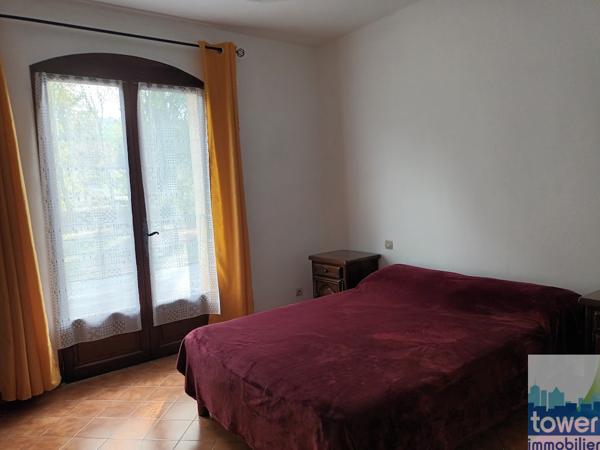 VILLA 5 CHAMBRES GARAGE JARDIN PISCINE