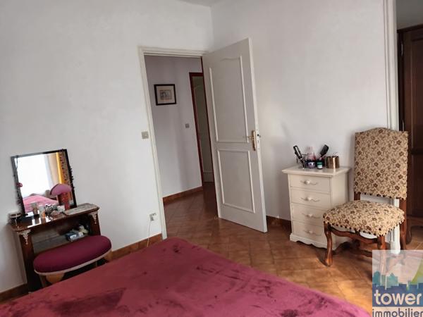 VILLA 5 CHAMBRES GARAGE JARDIN PISCINE