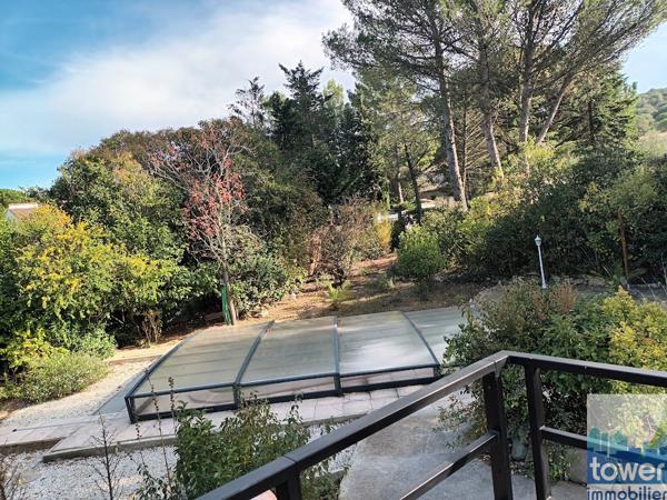 VILLA 5 CHAMBRES GARAGE JARDIN PISCINE