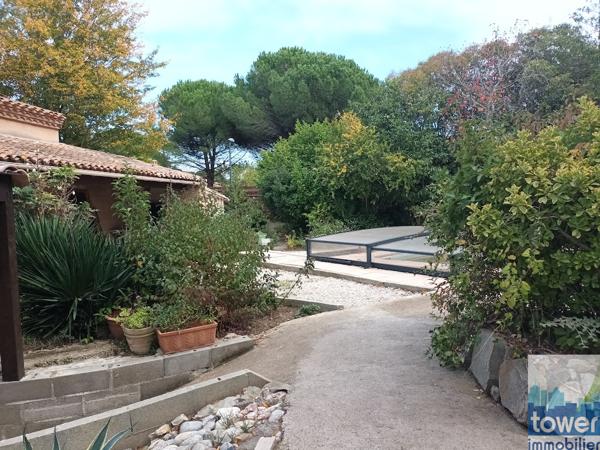 VILLA 5 CHAMBRES GARAGE JARDIN PISCINE