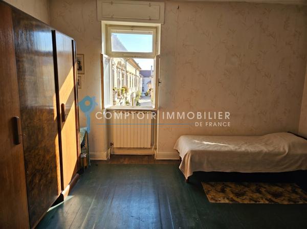 Maison
                                                                                                                                                                                                                                                                                                                        6 pièce(s)                                                                                                                                                                                                          3 chambre(s)                                                                                                                                                                                                          177  m²