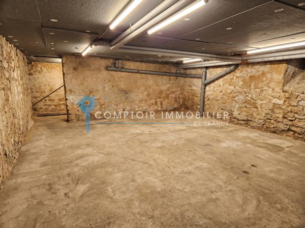 Maison
                                                                                                                                                                                                                                                                                                                        6 pièce(s)                                                                                                                                                                                                          3 chambre(s)                                                                                                                                                                                                          177  m²
