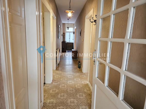 Maison
                                                                                                                                                                                                                                                                                                                        6 pièce(s)                                                                                                                                                                                                          3 chambre(s)                                                                                                                                                                                                          177  m²
