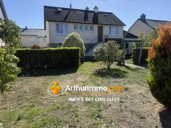Vente                                                      Maison
                        
                     5 pièces                      80 m2                     à Martigné-Ferchaud