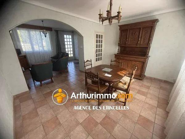 Vente                                                      Maison
                        
                     5 pièces                      80 m2                     à Martigné-Ferchaud
