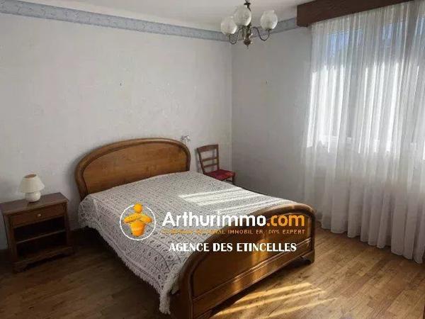 Vente                                                      Maison
                        
                     5 pièces                      80 m2                     à Martigné-Ferchaud