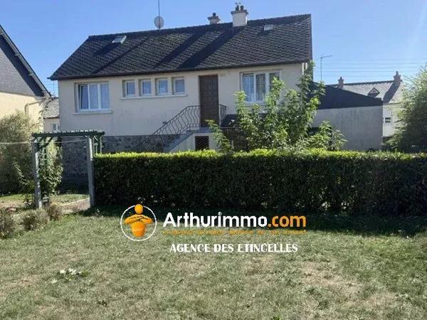 Vente                                                      Maison
                        
                     5 pièces                      80 m2                     à Martigné-Ferchaud