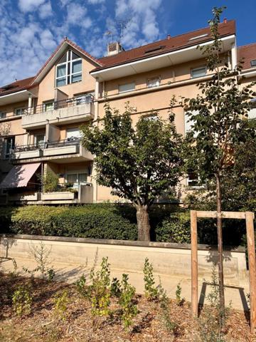 Appartement 3 pièces meublé avec terrasse et parking - ECOUEN (95)