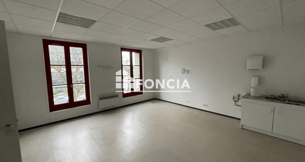 À vendre Appartement 4 pièces 318 m² - Niort 79000