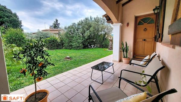 Maison avec piscine et double garage dans secteur prisé