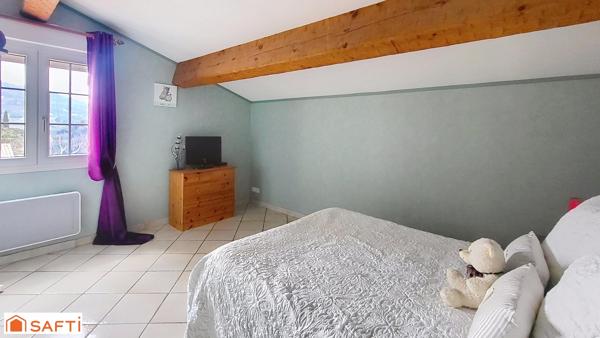 Maison avec piscine Diffazur et double garage dans secteur prisé