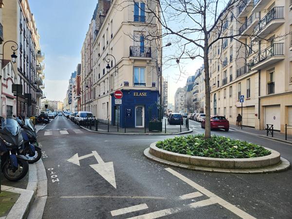 Place de Parking sécurisée à vendre à Puteaux - Emplacement en sous-sol