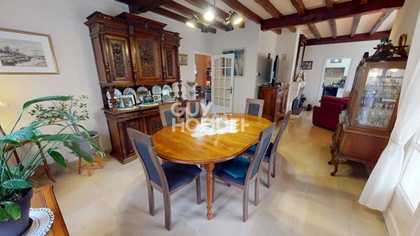 A VENDRE - Propriété 4 chambres de 160 m² avec piscine - AOUSTE SUR SYE 26400