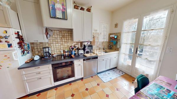 A VENDRE - Propriété 4 chambres de 160 m² avec piscine - AOUSTE SUR SYE 26400