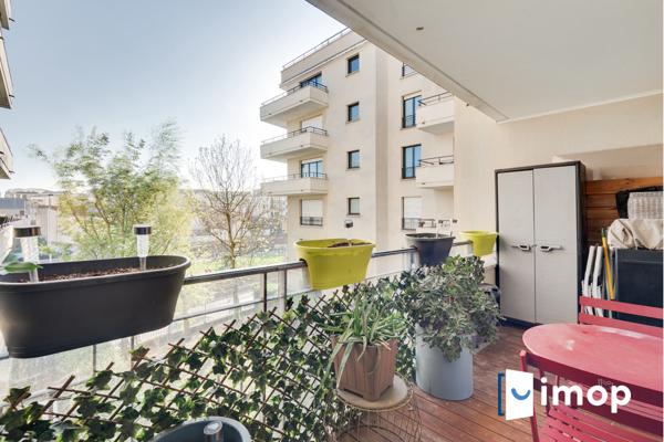 Appartement 4 pièces 3 chambres et parkings