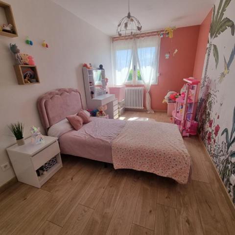 Maison  avec Garage et Jardin