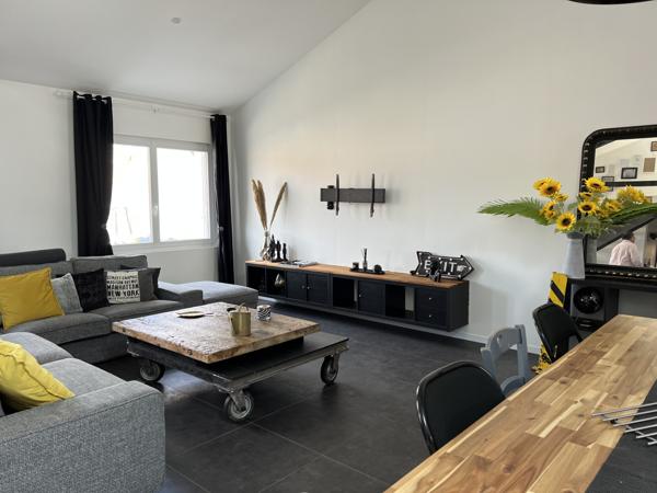 DUPLEX 7 PIECES 156M2 AU COEUR DE MACHECOUL AVEC TERRASSE ET JARDIN