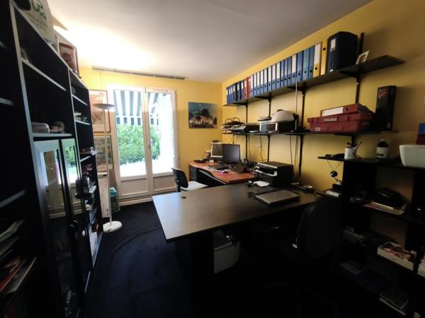 Maison
         8 pièces
        - 190 m² Exclusivité 749 000 € *