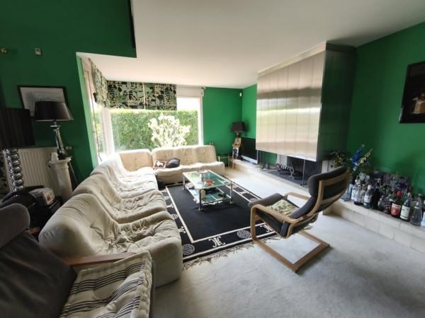 Maison
         8 pièces
        - 190 m² Exclusivité 749 000 € *