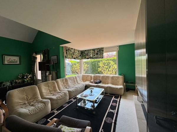 Maison
         8 pièces
        - 190 m² Exclusivité 749 000 € *