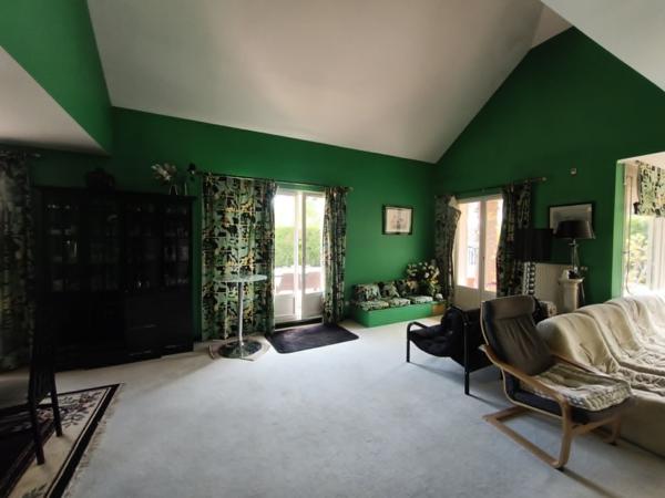 Maison
         8 pièces
        - 190 m² Exclusivité 749 000 € *
