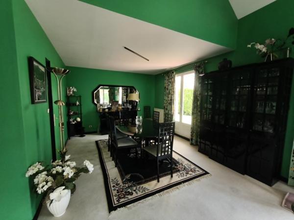 Maison
         8 pièces
        - 190 m² Exclusivité 749 000 € *