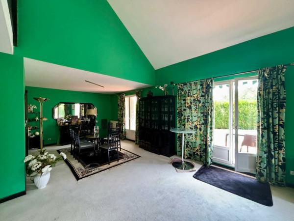 Maison
         8 pièces
        - 190 m² Exclusivité 749 000 € *