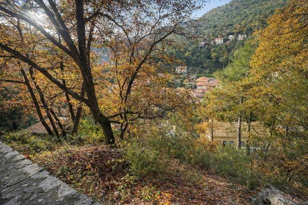 Terrain à bâtir 2 villas, permis accepté Tourrette Levens 1600 m2