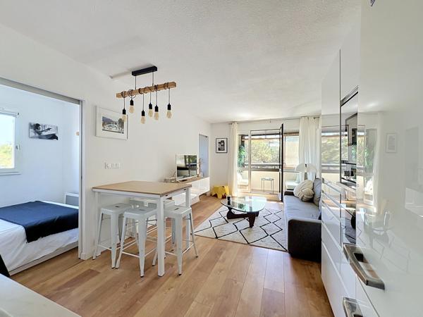 Appartement
         3 pièces
        - 40 m² Exclusivité 269 000 € *