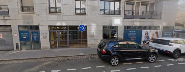 Dpt Rhône (69), à vendre murs LYON 9EME-MURS bureaux avec vitrine de 226m2 - Plain pied