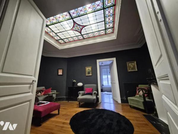 APPARTEMENT T5 DE CARACTERE ANCIEN